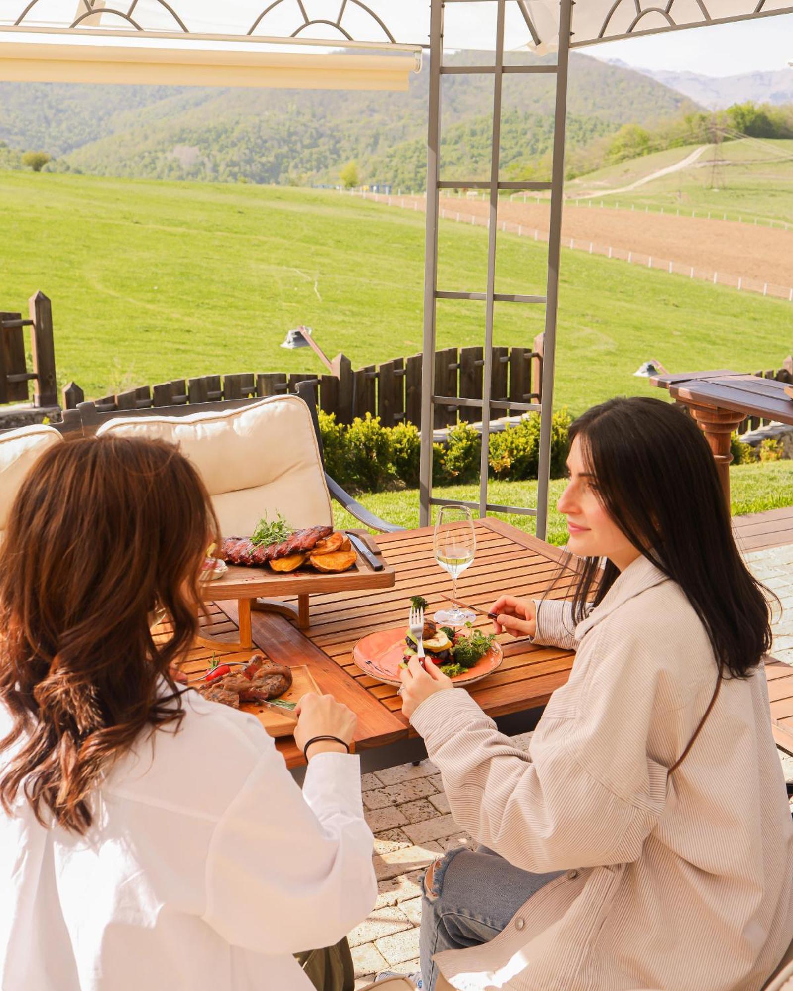 Alpine Castle Hotel Dilidżan Zewnętrze zdjęcie